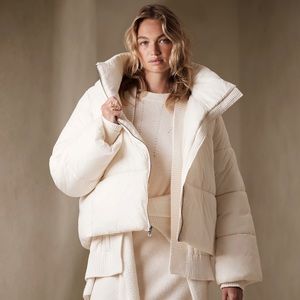 NWT Short Hooded Puffer Jacket